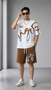ชุดเสื้อยืดสีขาว กางเกงขาสั้นสีน้ำตาล แบรนด์ ONETEN APPARELS สำหรับผู้ชาย คอกลม แขนสั้น เป็นมิตรกับสิ่งแวดล้อม สไตล์สตรีทแวร์ ใส่สบายๆ ในฤดูร้อน ทรงหลวม - Product Image 2