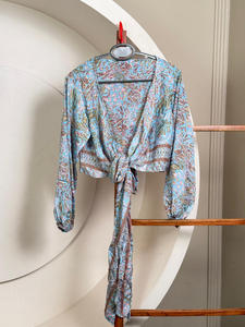 Top Corto Bohemio con Estampado Floral y Lazada Delantera para Mujer, Cuello en V Profundo, Manga Larga, Ropa Informal para Vacaciones, Blusa Informal para Fiestas, Proveedor de Tops de Moda - Product Image 2