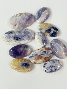 Lot de 10 cabochons en pierre naturelle violette, qualité AA, taille ovale, formes variées, 39g, cirés/huileés, pierres précieuses en vrac pour la fabrication de bijoux, Inde - Product Image 1