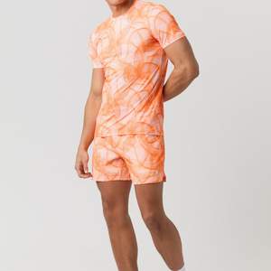 เสื้อยืดและกางเกงขาสั้นชุดเซ็ตผ้าโพลีเอสเตอร์พิมพ์ลายดิจิตอลแบบซับลิเมชั่นทั้งตัว คุณภาพสูง แห้งเร็ว สวมใส่สบายๆ ในฤดูร้อน แบบริงเกอร์ - Product Image 3