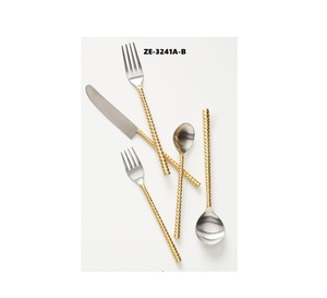 Porte-cuillères élégant en acier inoxydable de qualité supérieure, fait main, avec finition miroir, pour la restauration - Product Image 3
