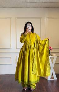 Conjunto de Traje Anarkali con Pantalón Acampanado para Mujer, Kurta Larga de Algodón Premium con Dupatta, Atuendo Étnico Tradicional para Fiestas - Product Image 4