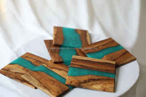 Natural wood and colored <b>epoxy</b> <b>resin</b> coaster - Product Image 2