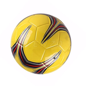Ballon de football personnalisé avec votre propre design, en cuir classique, vessie en caoutchouc durable, coutures robustes, haute qualité pour l'entraînement - Product Image 3