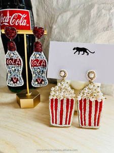 Pendientes de aro hechos a mano con cuentas de patatas fritas, comida rápida y tema de corazón para mujer para fiesta al por mayor - Product Image 3