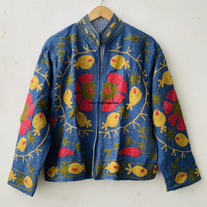 Chaqueta Bomber Reversible de Invierno de Algodón Suzani Hecha a Mano en India, con Patrón Floral Bordado a Mano, Cuello Alto Regular, Unisex - Product Image 6