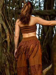 Top Bandeau Artesanal de Macramé Marrón con Flecos de Algodón, Top Corto sin Tirantes Estilo Boho Chic, Top Tribal Pixie para Festivales - Product Image 3