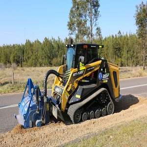 Cargadora de orugas profesional ASV RT 120, ideal para movimiento de tierras, nivelación, manipulación de materiales y trabajo diario de alto rendimiento. - Product Image 4