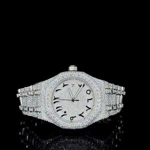 Montre-bracelet de luxe en argent sertie de diamants, cadran entièrement orné de diamants et chiffres uniques, bracelet élégant et scintillant pour homme - Product Image 2