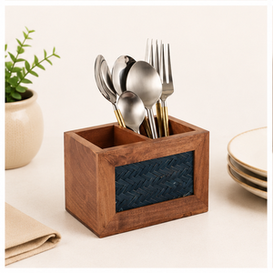 Porte-couverts en bois artisanal avec design tressé Chatai, 2 compartiments, support pour cuillères et fourchettes pour restaurant et table à manger. - Product Image 4