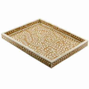 Bandeja de servir con incrustaciones de hueso fabricada en India, con diseño de mosaico hecho a mano y acabado elegante para uso en el hogar, restaurantes y hoteles, en venta. - Product Image 3
