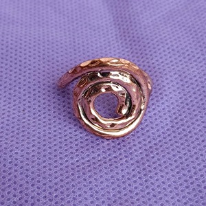 Bague en cuivre faite à la main, accessoire au design simple, finition lisse et expérience de port confortable au quotidien, idéale comme cadeau - Product Image 5