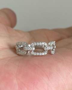 Anillo de Compromiso con Cadena Entrelazada, Diamante Cultivado en Laboratorio de Corte Redondo, Oro Blanco de 14k, Regalos de Aniversario de Bodas E/VS - Product Image 1