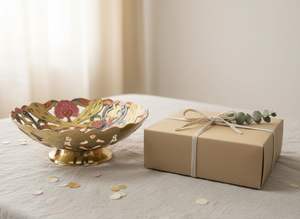 Cuenco Decorativo Tradicional de Latón con Diseño de Pavo Real y Trabajo Minakari Pintado a Mano, Elegante Centro de Mesa - Product Image 2