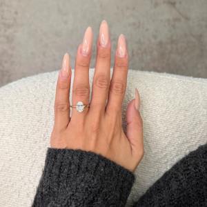 Anillo de Diamante Ovalado de 2 Quilates Cultivado en Laboratorio _ Anillo de Compromiso Solitario con Corte Ovalado _ Oro Amarillo de 14K _ Certificado IGI - Product Image 3