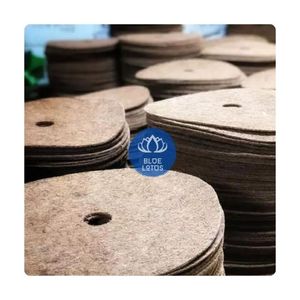 Alfombra de Fibra de Coco Pulida de Alta Calidad para Decoración de Exteriores de Lujo, 100% Natural, Madera Pura, Limpia y Segura, Diseño de Autor, Paquete S - Product Image 1