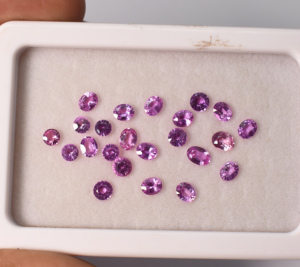 ชุดอัญมณีแซฟไฟร์สีชมพูธรรมชาติต่างหูแบบหลวมขนาดเล็กมากชุดอัญมณีสำหรับทำเครื่องประดับ - Product Image 1