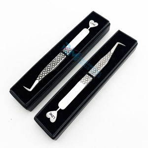 แหนบดึงขนตา RMI Diamond Grip และ Plain Grip ปลายโค้ง 90 องศา / ดีไซน์ลายหัวใจและฤดูหนาว / บรรจุในกล่องการ์ด - Product Image 6