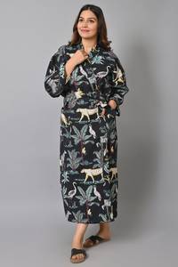 Kimono de demoiselle d'honneur noir à imprimé jungle en coton gaufré, robe élégante et légère, prête pour le mariage - Product Image 3