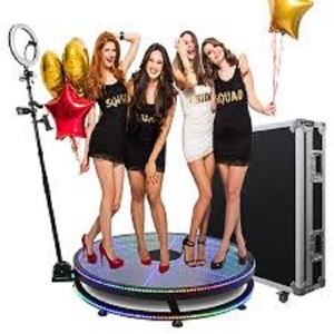 DISPONIBLE DÉS ORNEUR : Machine Photobooth 360 pour Événements avec Flight Case, Batterie Supplémentaire, Personnalisation du Logo – Cabine Photo Rotative 360 pour 4 personnes - Product Image 2