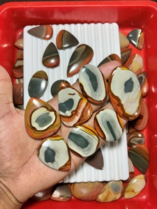 Venta al por mayor de gemas de cuarzo policromo natural con corte cojín, cabujones pulidos de formas y tamaños variados de Rajastán para la fabricación de joyas - Product Image 2