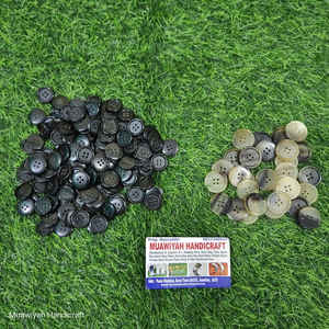 Top Quality Buffalo <b>Black</b> Horn Button Fashion High-Quality <b>Black</b> Buffalo Horn Buttons With Customized Size And Shape - Product Image 4