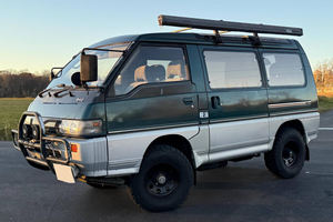 Mitsubishi Delica Star Wagon Exceed 4x4 de 1993 - Product Image 2
