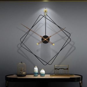 Horloge murale en métal antique tendance et ironique, au design épuré et professionnel, idéale pour les bureaux et les lieux de travail - Product Image 5