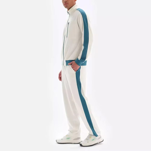 Ensemble de survêtement blanc personnalisé en gros avec veste zippée à rayures bleues latérales et pantalon de survêtement assorti, ensemble de sport en molleton vierge en gros pour fabricant - Product Image 2