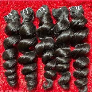 Precio barato súper extensión de cabello humano dibujado doble peluca ondulada profunda color natural para mujeres negras 300G 8-32 pulgadas - Product Image 2