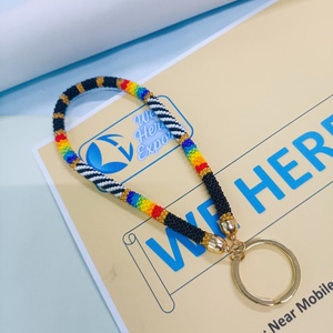 WE HERE EXPORTS Porte-clés de poignet tendance pour femme, fait main, avec perles de rocaille, pierres imitation perle et éléments à insérer pour ongles, cadeau bleu - Product Image 4