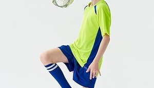 Tenues d'équipe sportives pour enfants, ensemble d'uniformes personnalisés de football avec chaussettes, maillots de football respirants, kits d'uniformes avec logo personnalisé - Product Image 4