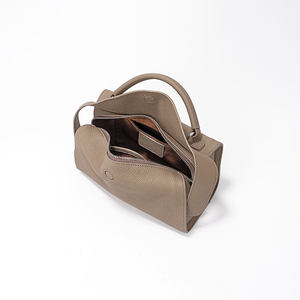 Wholesale Customizable High Quality Single <b>Strap</b> Genuine Leather Ladies <b>Shoulder</b> Crossbody Tote Bags Open Zipper Closure - Product Image 3