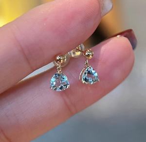 Boucles d'oreilles uniques et délicates en forme de cœur, aquamarine naturelle, fabrication artisanale, clous fins personnalisés, argent sterling 925, plaqué or 14 carats - Product Image 4