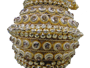 Sac de soirée à rabat en maille métallique en laiton avec porte-monnaie en pierre et bandoulière métallique, capacité compacte - Lowellcraft.com - Product Image 4