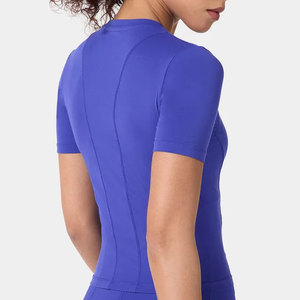 Camiseta Deportiva de Manga Corta Unisex, 230 g/m², Material de Poliéster Personalizado, Color Sólido, Compresión, con Logotipo Personalizado - Product Image 4