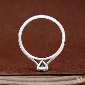 Anillo de Diamante Cultivado en Laboratorio de Corte Redondo de 0.50CT, Anillo de Compromiso Clásico Solitario en Oro Blanco de 10k - Product Image 4