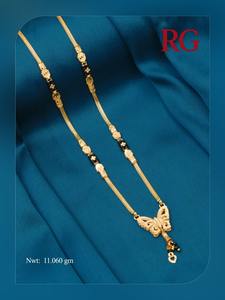 Collar Mangalsutra de Lujo en Oro de 22K con Colgante Floral y Cadena de Cuentas Negras, Joyería India para Bodas, para Mujer, 11 Gramos - Product Image 2