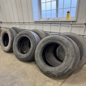 ยางรถบรรทุกมือสอง ขนาด 295/80R22.5 แบบเรเดียล สำหรับตำแหน่งพวงมาลัยและขับเคลื่อน เหมาะสำหรับการขนส่งทางไกล ระยะทางไกล  ดอกยางมีอายุการใช้งานสูง ขนาด 16 ถึง 18 มม. สำหรับการขนส่งหนัก - Product Image 1