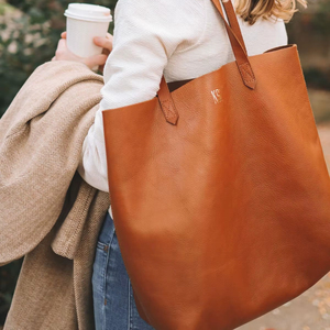 Sac fourre-tout élégant en cuir pour usage quotidien - Product Image 1
