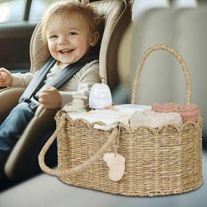 Nuevo organizador de pañales de mimbre con asa y diseño festoneado, hecho en Vietnam con precio de mayoreo. - Product Image 3