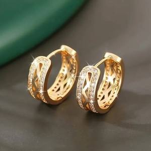 Boucles d'oreilles créoles en argent sterling avec moissanite véritable taille ronde, plaquées or jaune 14 carats, bijoux de luxe vintage pour femme - Product Image 1