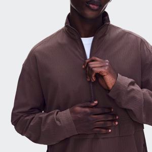 Veste oversize froissée pour homme, coupe décontractée, épaules tombantes, texture froissée contemporaine, pour un style urbain décontracté - Product Image 2
