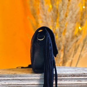 Bolso Cruzado de Cuero Genuino Venus Leathers, Estilo Western, Hecho a Mano, con Patrón Floral y Letras, Cierre de Cremallera, 45-55cm - Product Image 3