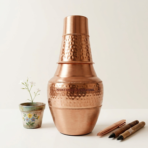 Carafe de bien-être en cuivre avec couvercle et tasse. Cuivre pur certifié - Product Image 1