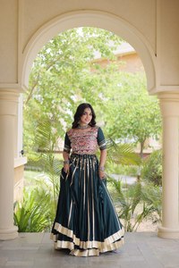 Lehenga Choli Tradicional de Seda Verde con Blusa Bordada, Vestido de Novia Largo y Holgado para Mujer, Estilo India Pakistán - Product Image 5
