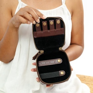 Nuevo Porta Pasaportes de Cuero Repujado Estilo Western Hecho a Mano, Lindo y Moderno, Esencial para Viajes, Almacenamiento Minimalista - Product Image 4