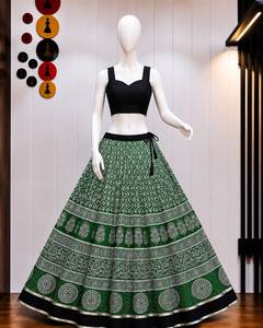 Traditional Indian Pakistani Lehenga Set Cotton Digital Print Floor-Length Skirt with <b>Maroon</b> Crop <b>Top</b> Women's Wedding Outfit - Product Image 4