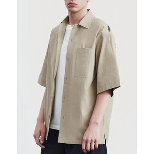 Chemise Oxford kaki à manches courtes pour homme, coupe oversize, couleur unie, respirante, décontractée, avec logo imprimé sur le devant, tricotée 100% coton vierge - Product Image 3