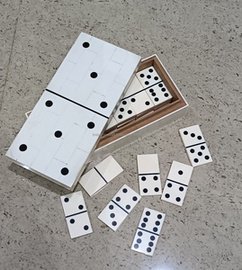 Juego de Dominó Profesional de Resina Hecho a Mano, Caja de Juego Rústica Premium, Ecológico de Alta Calidad - Product Image 3